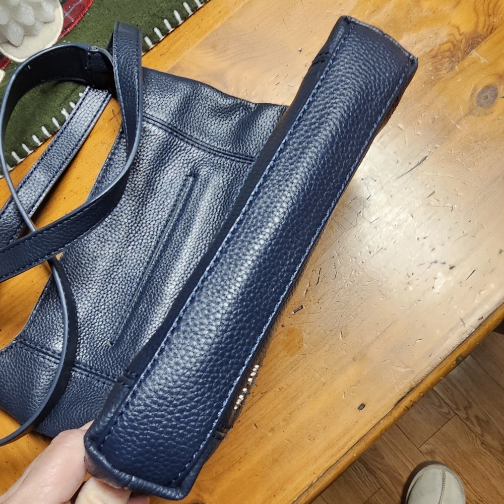 The Sak Navy Leather Shoulder Bag - Picture 5 of 5